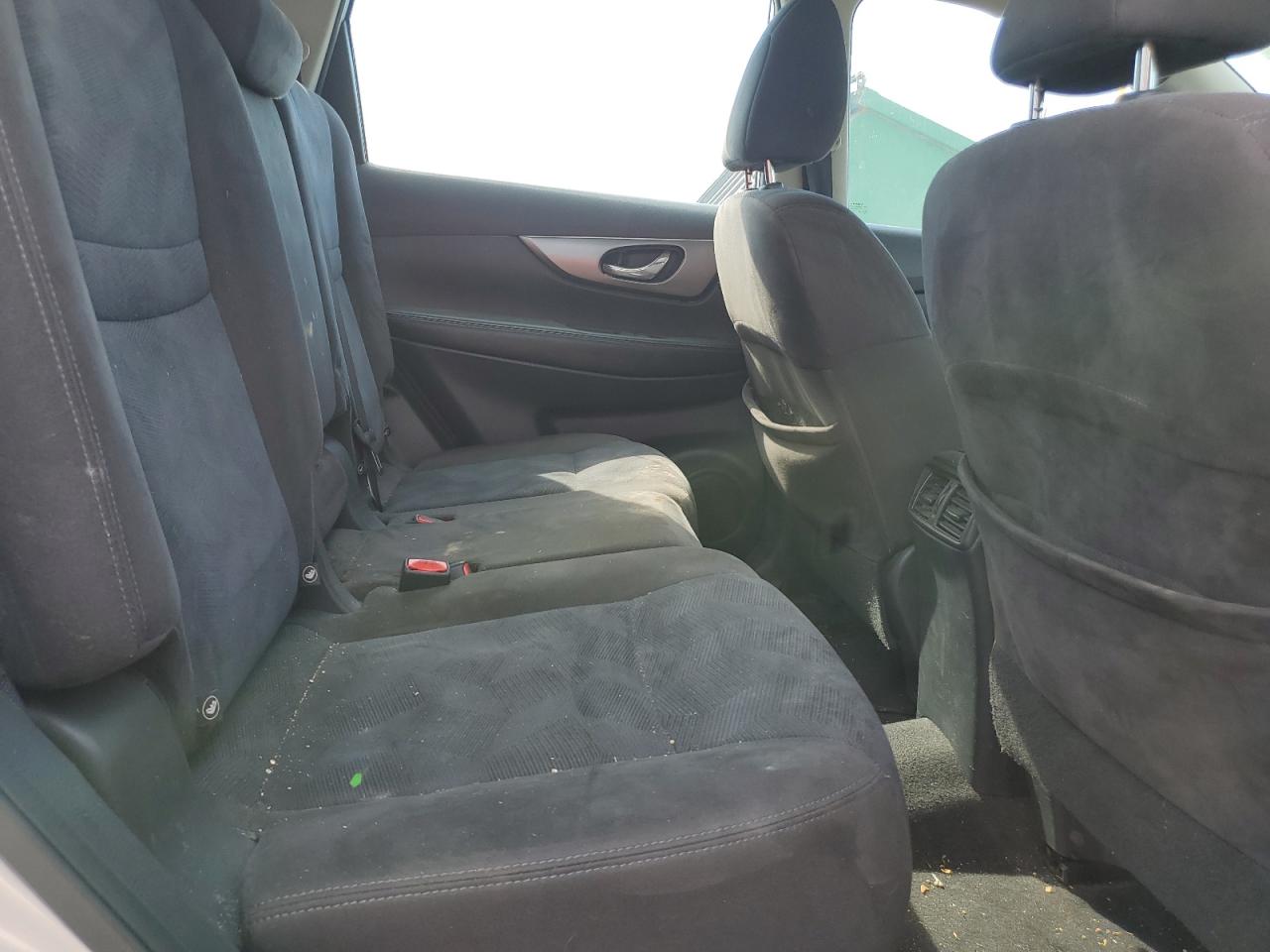 2015 Nissan Rogue S VIN: KNMAT2MV5FP588166 Lot: 81410795