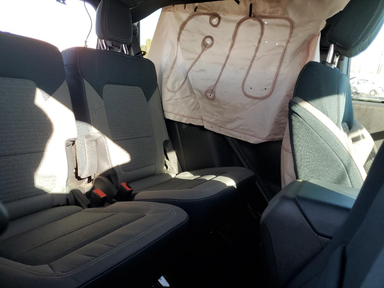 2022 Ford Bronco Base VIN: 1FMDE5AH1NLB24039 Lot: 81026985