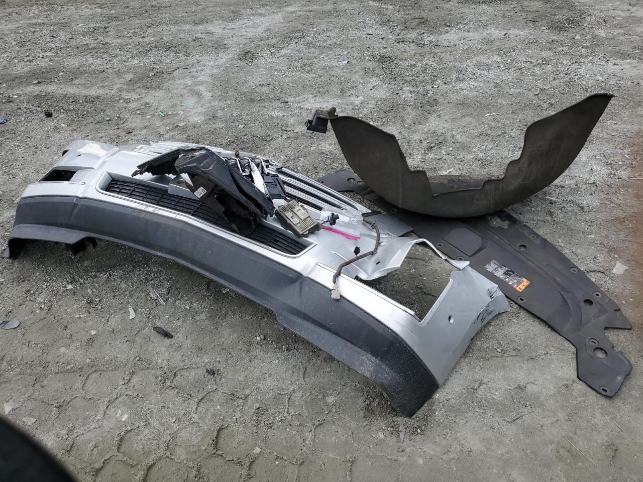 2017 Cadillac Escalade Esv Luxury VIN: 1GYS4HKJ0HR221875 Lot: 72079295