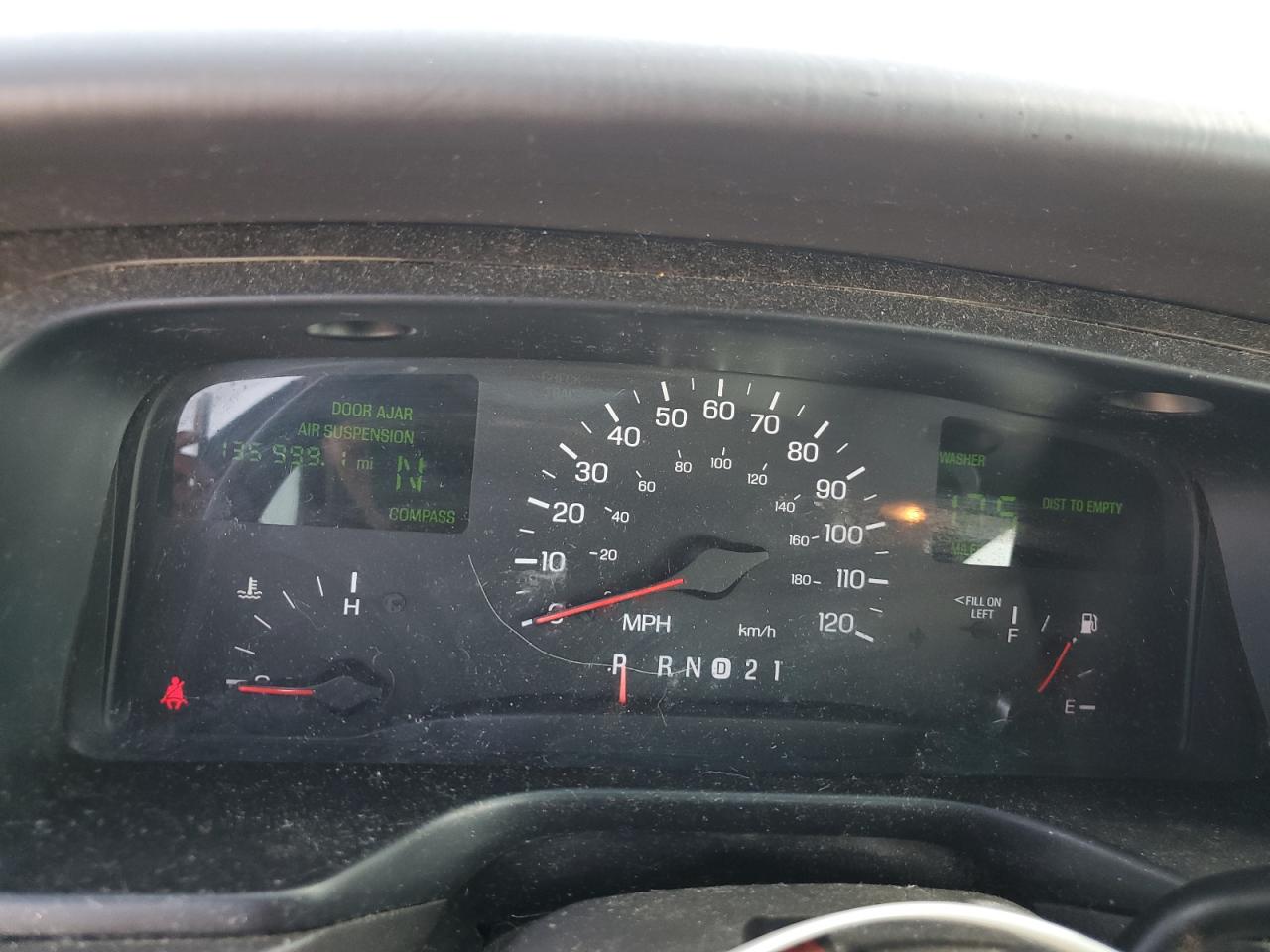 1999 Lincoln Town Car Signature VIN: 1LNHM82W4XY704135 Lot: 84196655