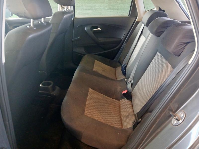 2010 VOLKSWAGEN POLO S