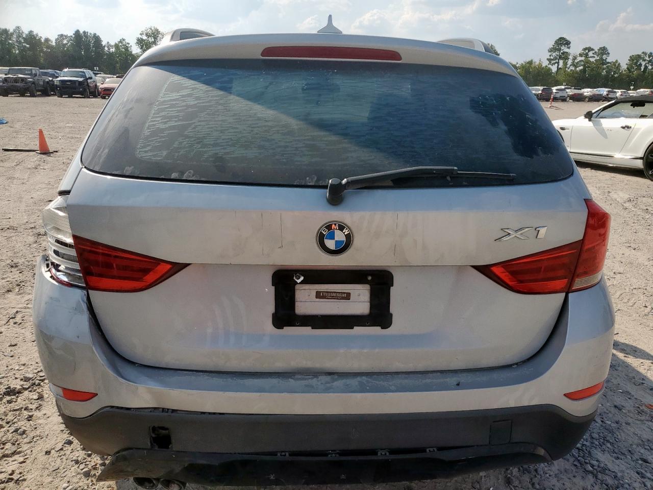 2015 BMW X1 Sdrive28I VIN: WBAVM1C5XFV318224 Lot: 80740305