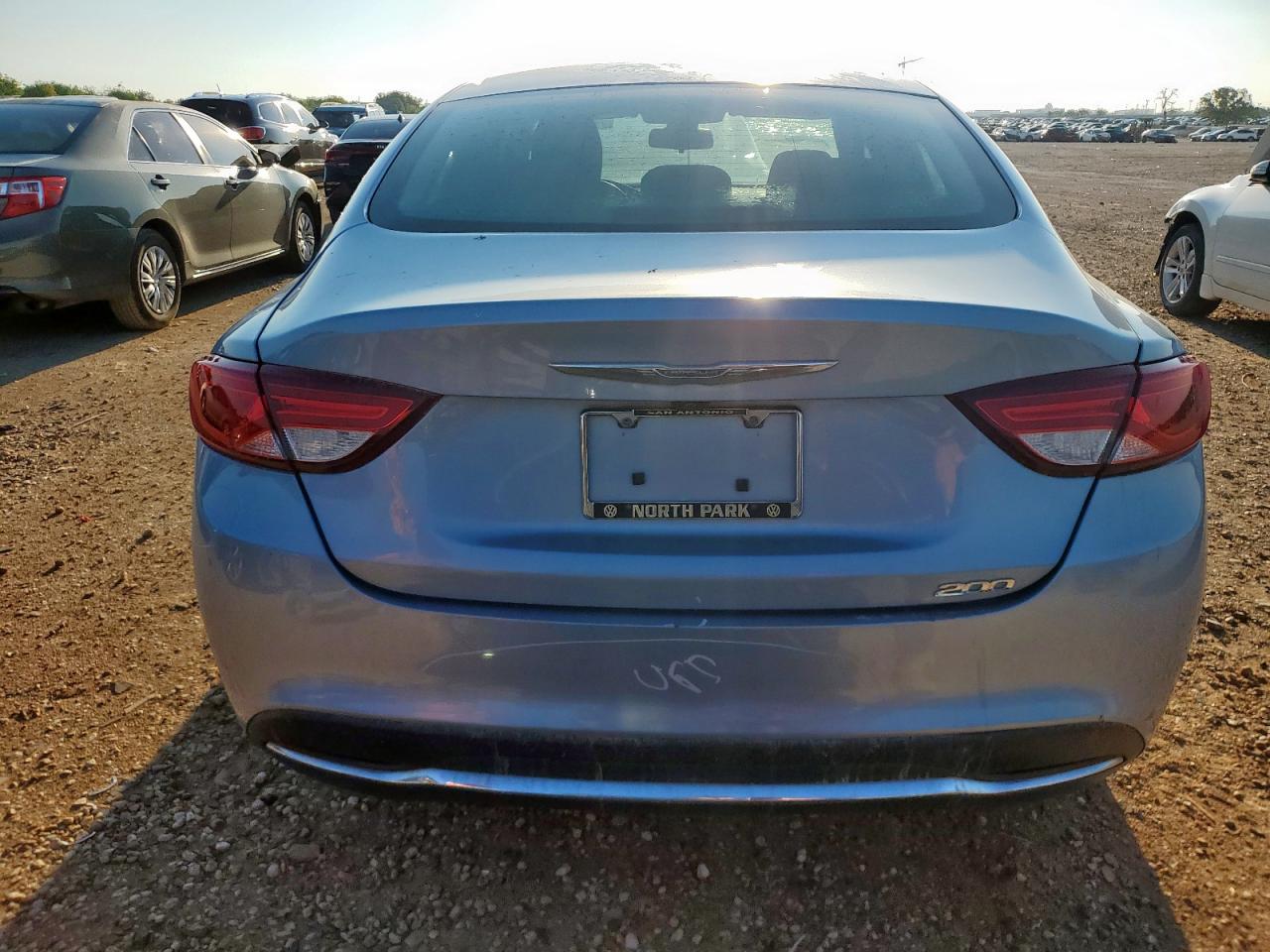 2015 Chrysler 200 Limited VIN: 1C3CCCABXFN712683 Lot: 71156815