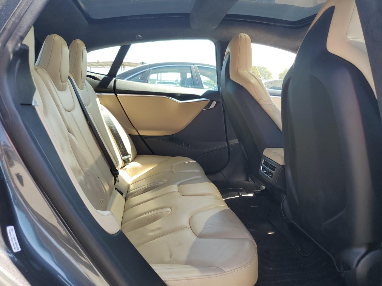 2015 Tesla Model S 85D VIN: 5YJSA1H20FF096563 Lot: 82091275