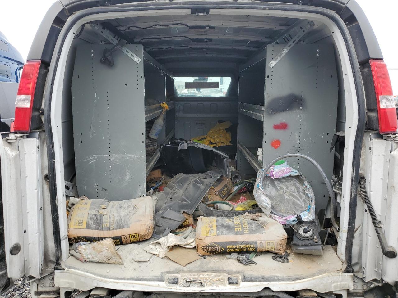 2020 Chevrolet Express G2500 VIN: 1GCWGBFP2L1265748 Lot: 83969405