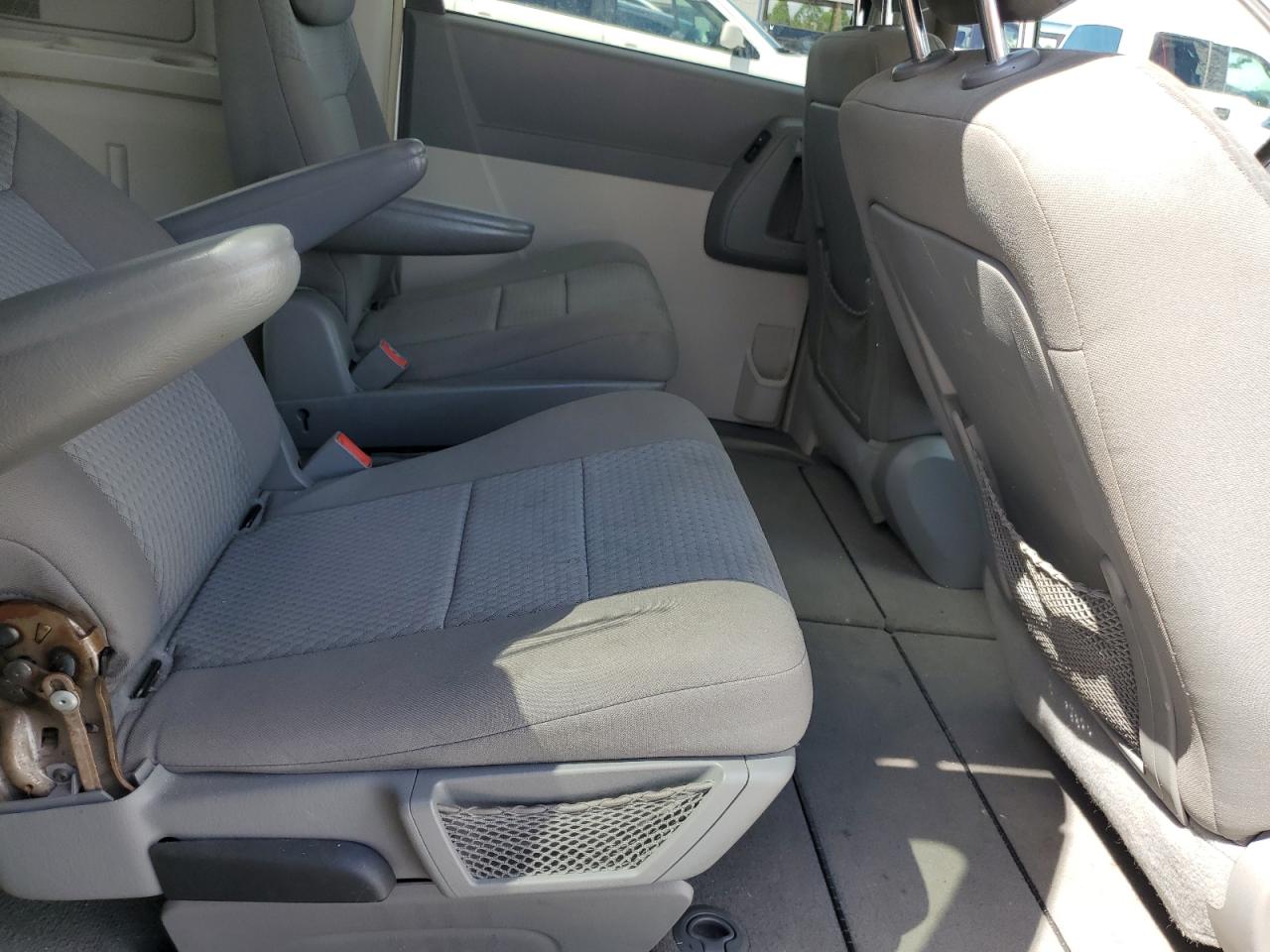 2010 Chrysler Town & Country Touring VIN: 2A4RR5D18AR432771 Lot: 84212115