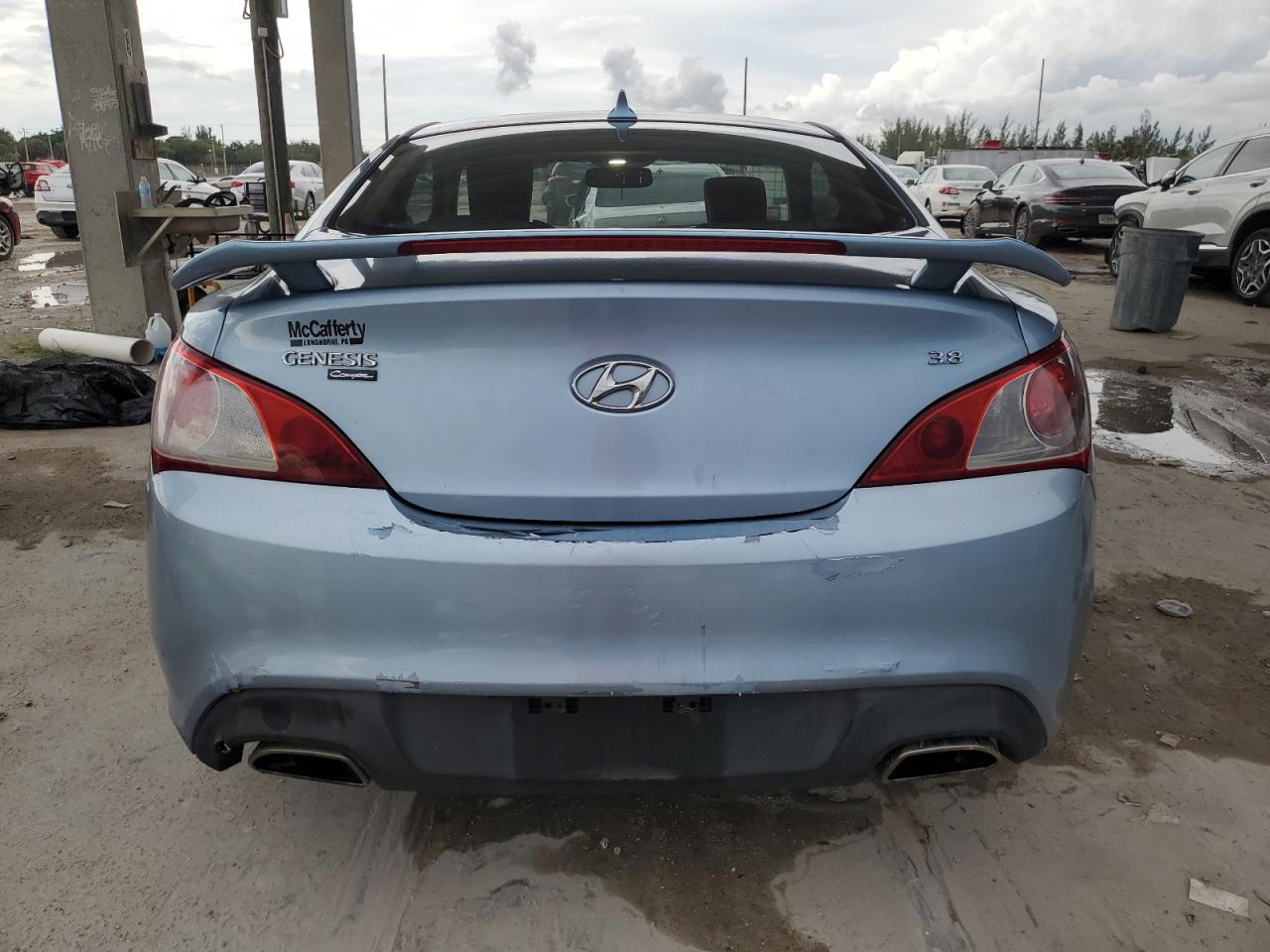 2010 Hyundai Genesis Coupe 3.8L VIN: KMHHU6KH2AU020592 Lot: 71798105