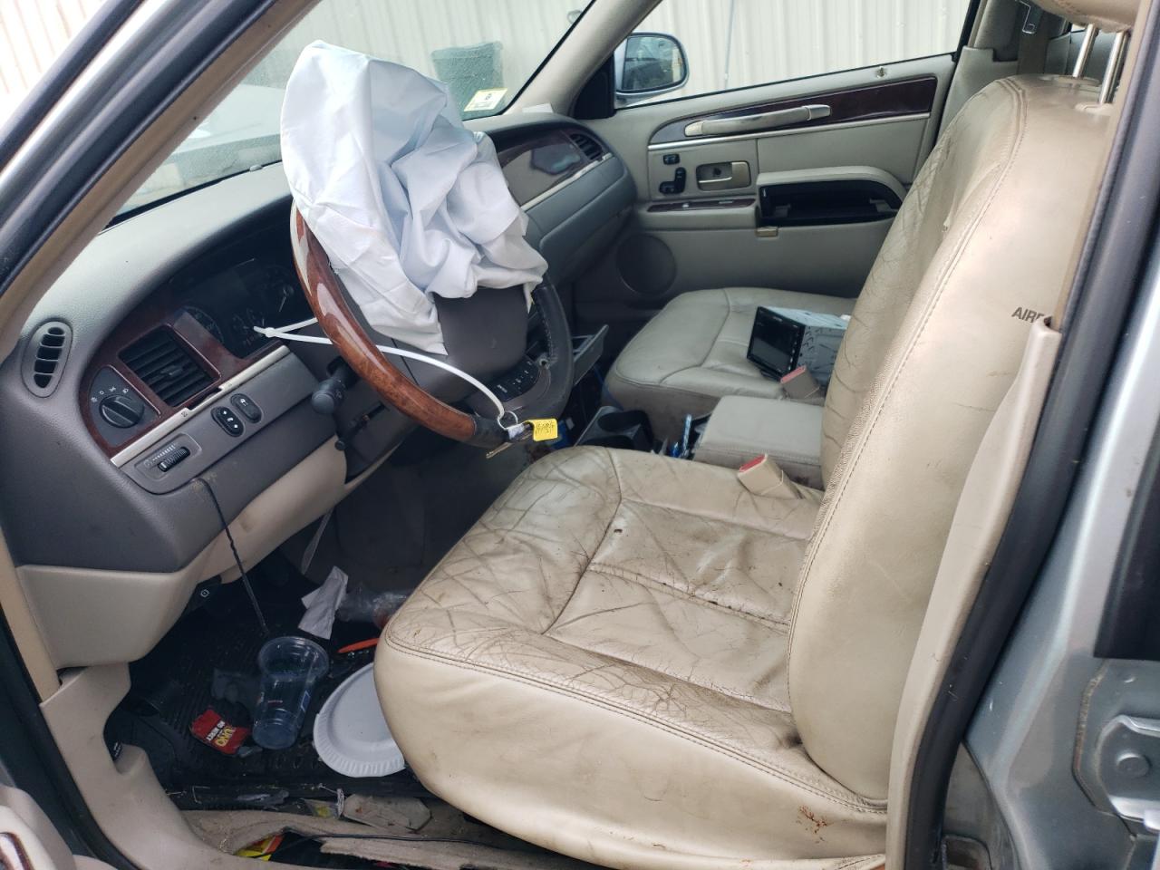 2006 Lincoln Town Car Signature Limited VIN: 1LNHM82V76Y629761 Lot: 81612185