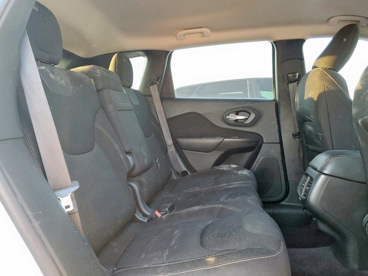 2017 Jeep Cherokee Latitude VIN: 1C4PJLCB2HW534961 Lot: 71718715