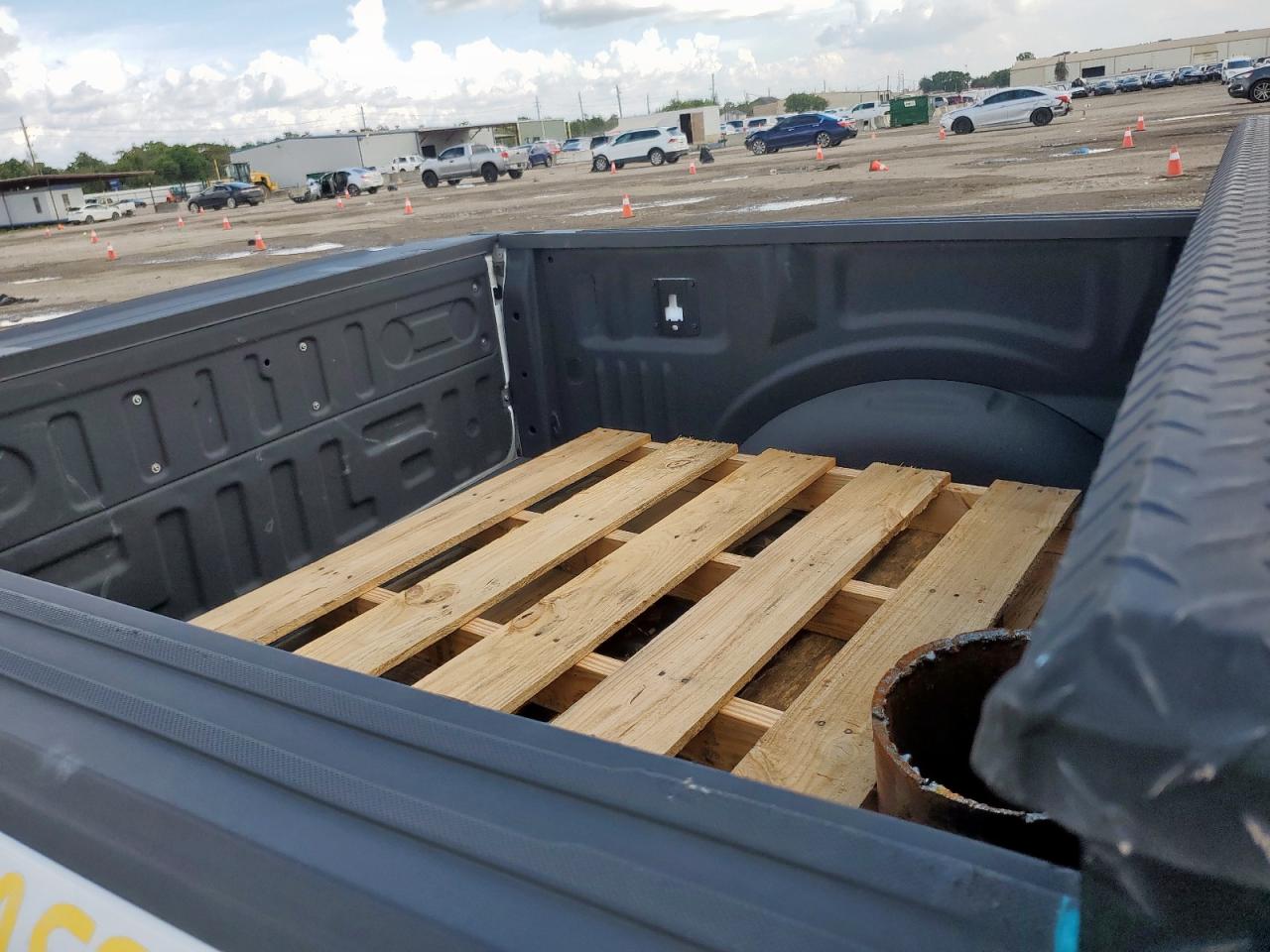 2022 Ford F150 VIN: 1FTMF1CBXNKD69348 Lot: 83928705