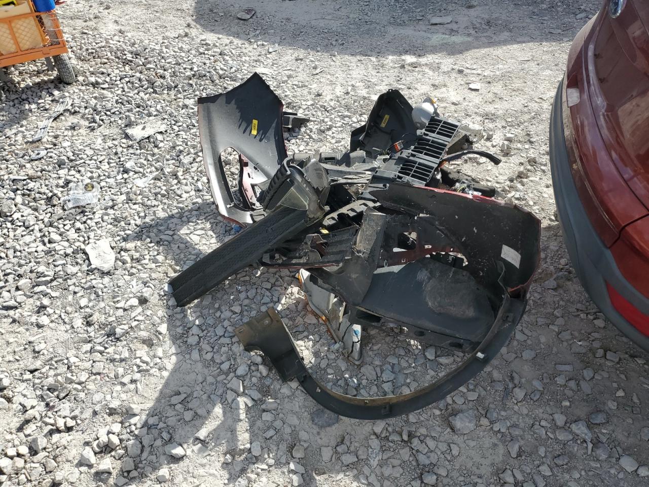 2016 Ford Escape S VIN: 1FMCU0F73GUA35264 Lot: 81944035