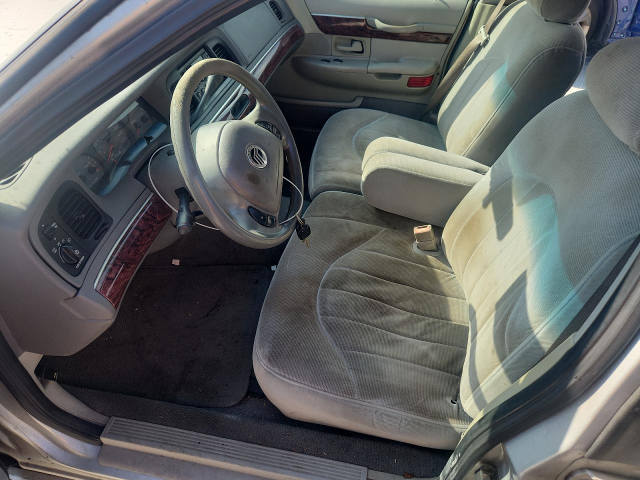 2001 Mercury Grand Marquis Gs VIN: 2MEFM74W21X615303 Lot: 81623755