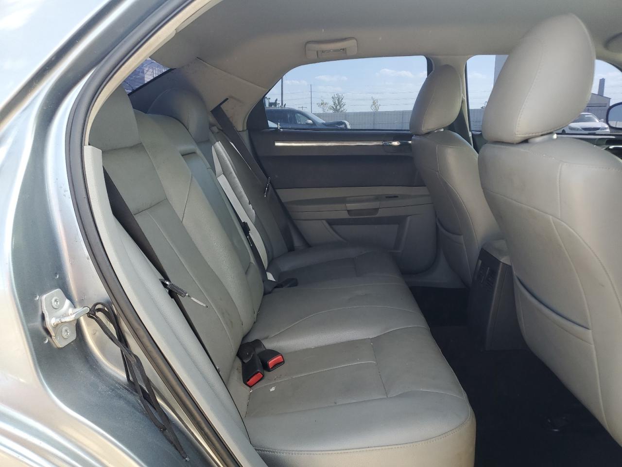2007 Chrysler 300 Touring VIN: 2C3KA53G77H810392 Lot: 80529525