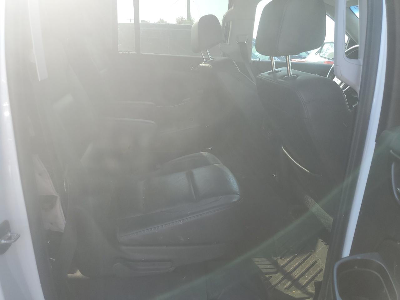 2019 Chevrolet Suburban K1500 Premier VIN: 1GNSKJKJ7KR147758 Lot: 80501275