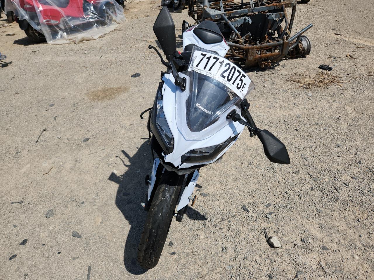 2014 Kawasaki Ex300 B white sport_bike gas JKAEX8B12EDA08362 photo #3