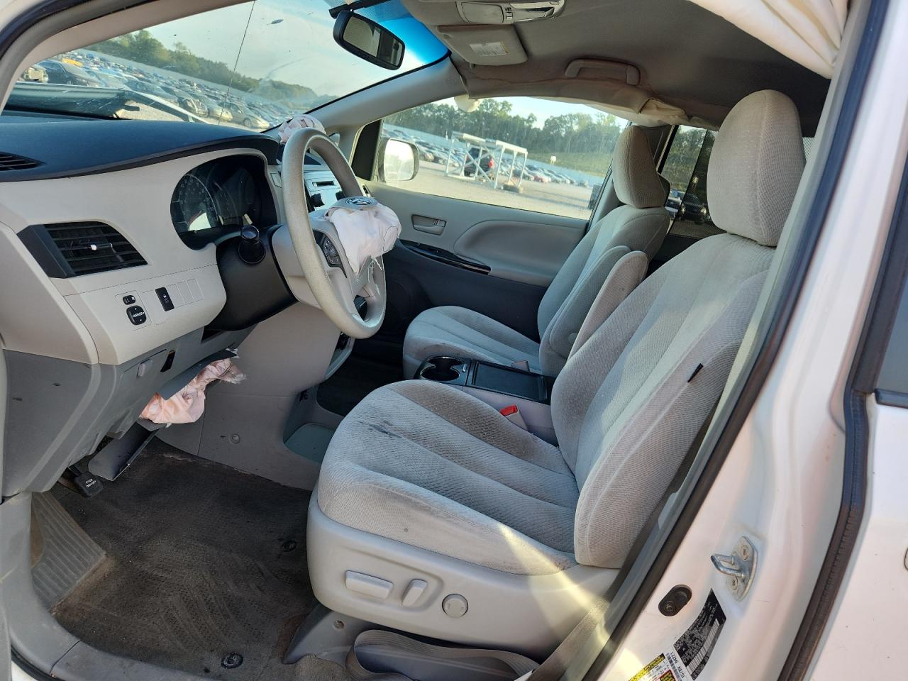 2014 Toyota Sienna Le VIN: 5TDKK3DC6ES487489 Lot: 81953395