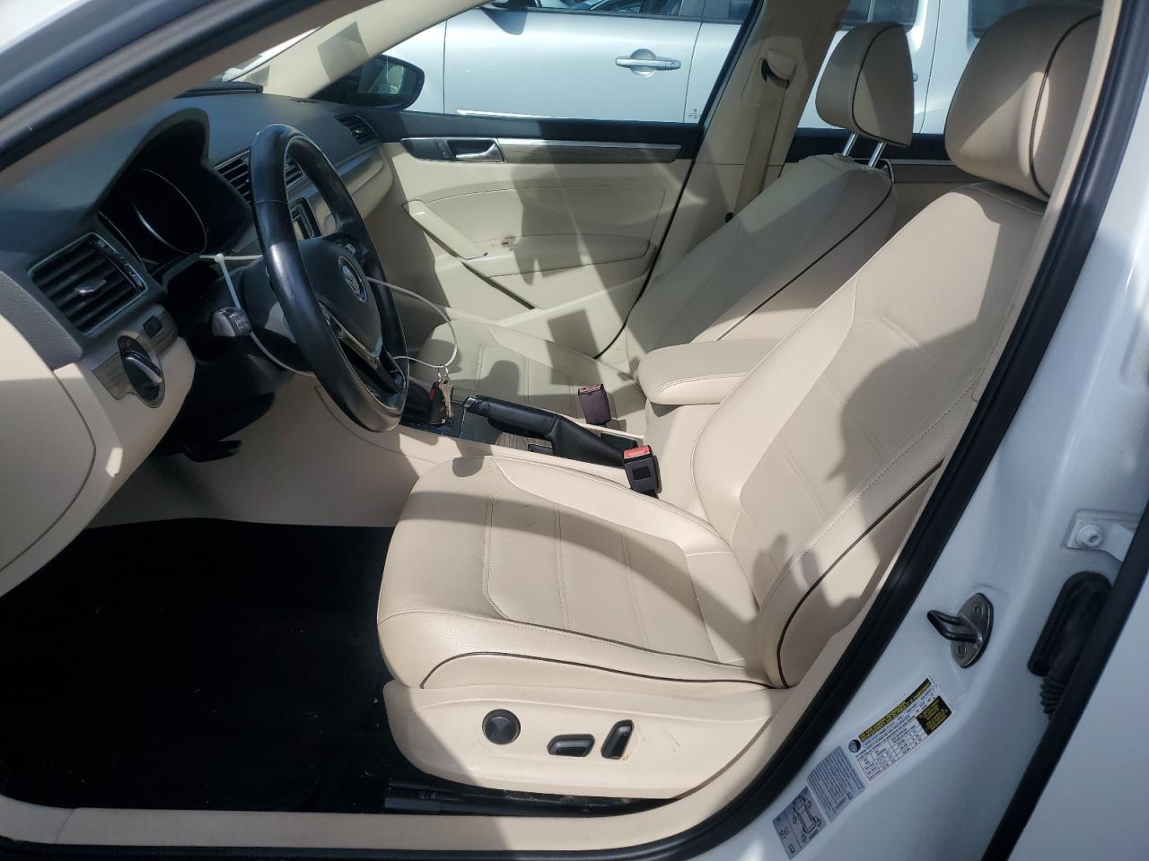 2017 Volkswagen Passat Se VIN: 1VWBT7A36HC032105 Lot: 68202335