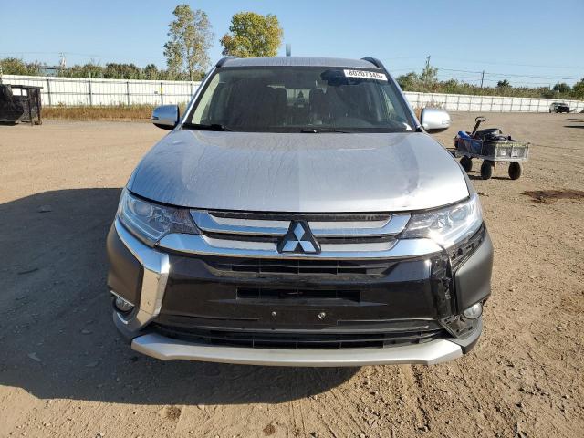  MITSUBISHI OUTLANDER 2016 Серебристый