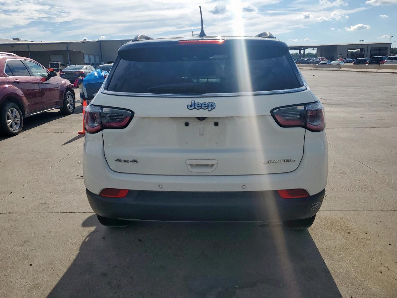 2018 Jeep Compass Limited VIN: 3C4NJDCB8JT101332 Lot: 84038975