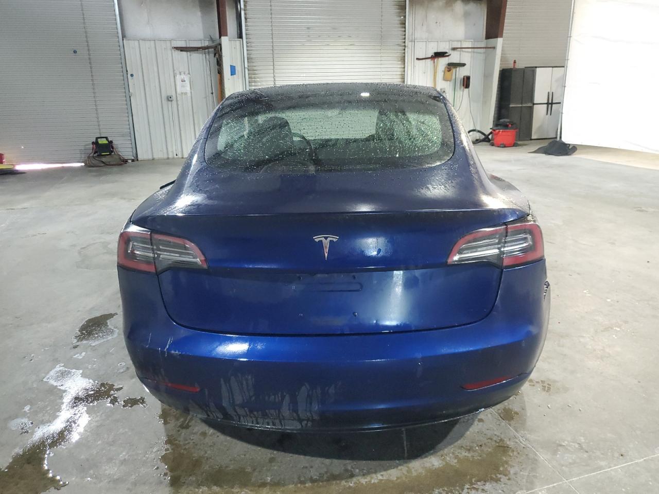 2018 Tesla Model 3 VIN: 5YJ3E1EA9JF102339 Lot: 70891615