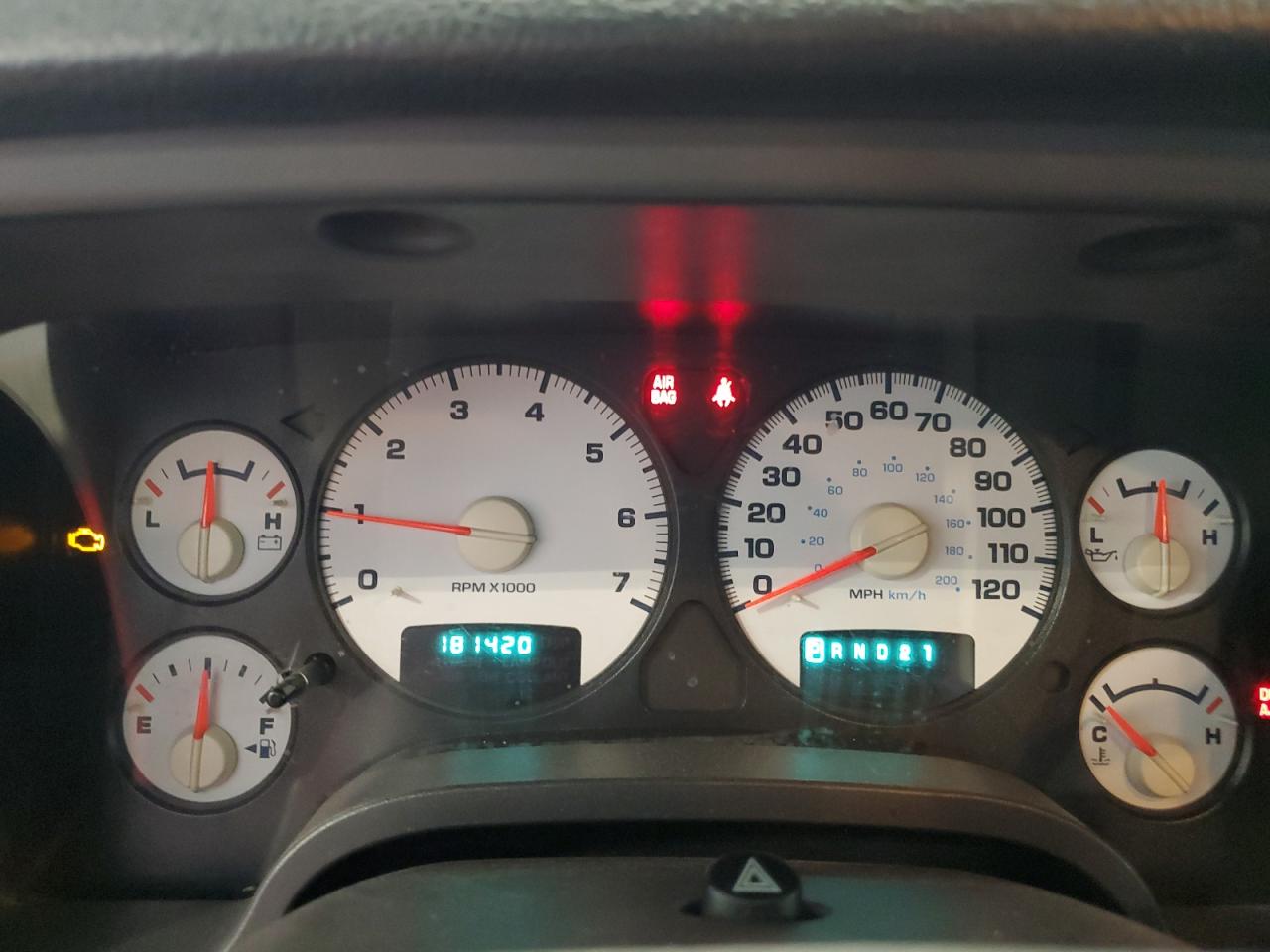 2002 Dodge Ram 1500 VIN: 3D7HU18N42G211770 Lot: 82081375