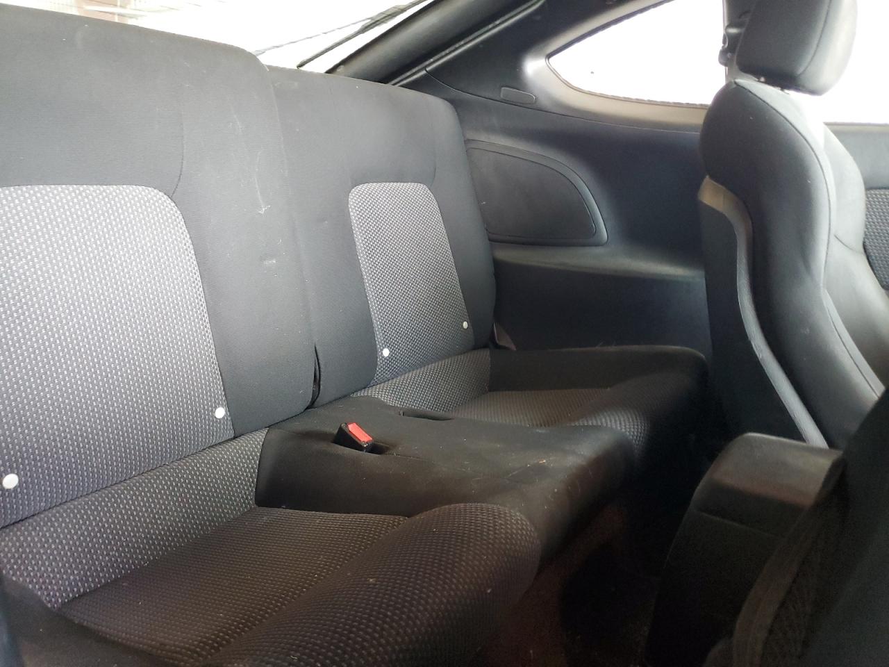 2004 Hyundai Tiburon VIN: KMHHM65D04U107131 Lot: 72101305