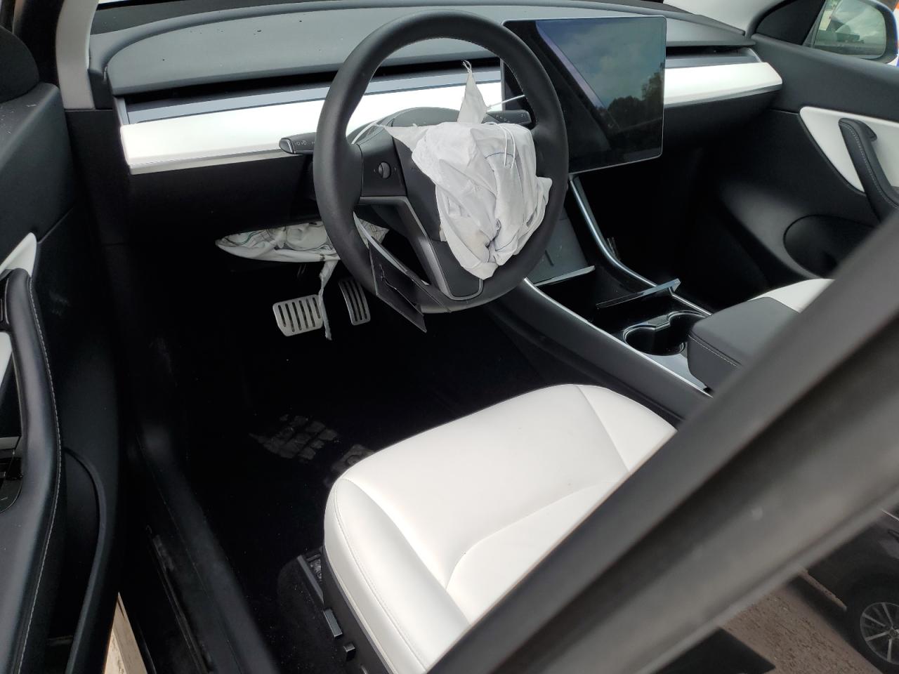 2021 Tesla Model Y VIN: 5YJYGDEE1MF120679 Lot: 81784045