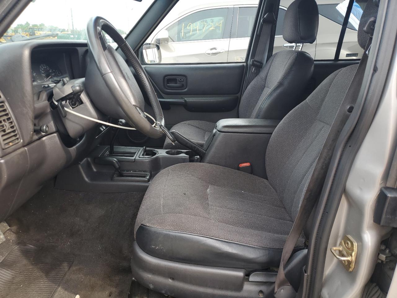 2000 Jeep Cherokee Classic VIN: 1J4FF58S2YL130880 Lot: 81191345