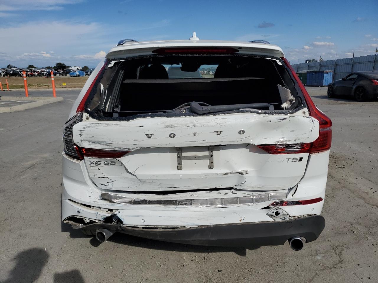 2018 Volvo Xc60 T5 Momentum VIN: YV4102RK6J1095631 Lot: 80689275