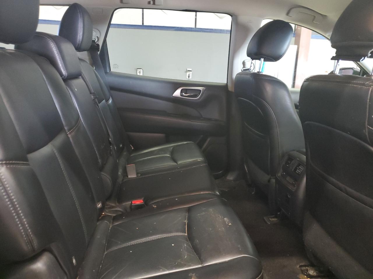 2015 Nissan Pathfinder S VIN: 5N1AR2MM9FC714585 Lot: 81122225