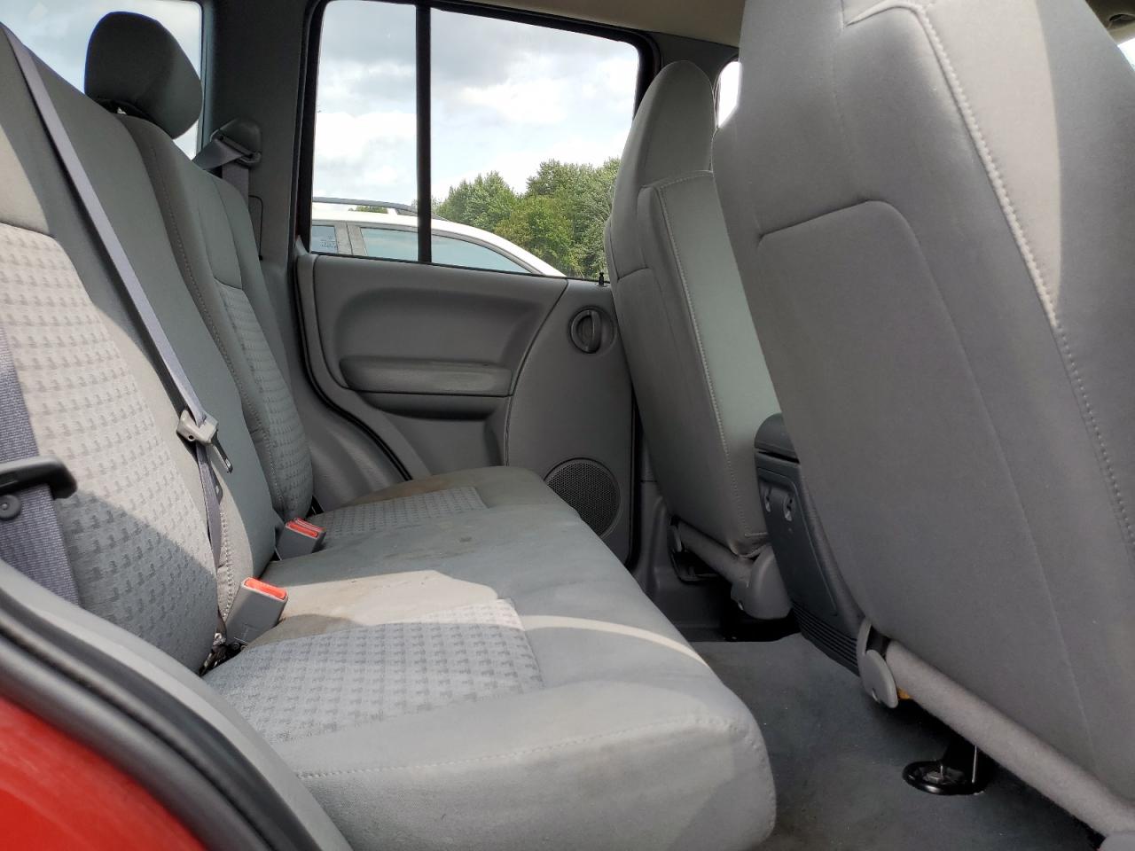 2007 Jeep Liberty Sport VIN: 1J4GL48K77W522421 Lot: 71599975