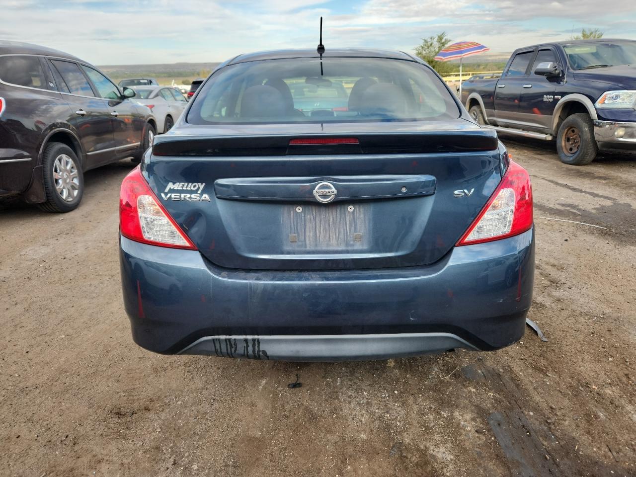 2017 Nissan Versa S VIN: 3N1CN7AP5HL895313 Lot: 81854685