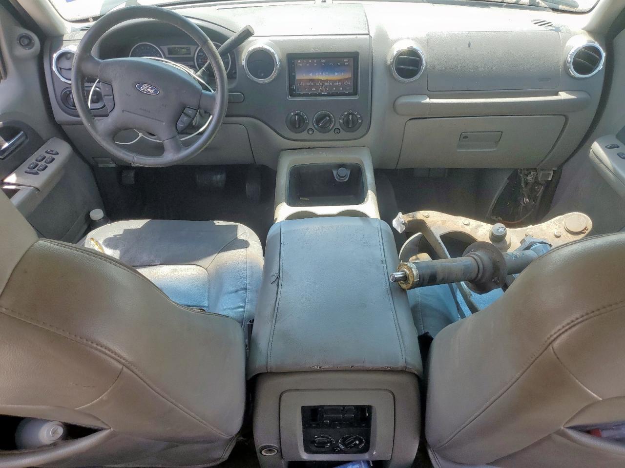 2005 Ford Expedition Xlt VIN: 1FMPU15585LA30622 Lot: 81112385