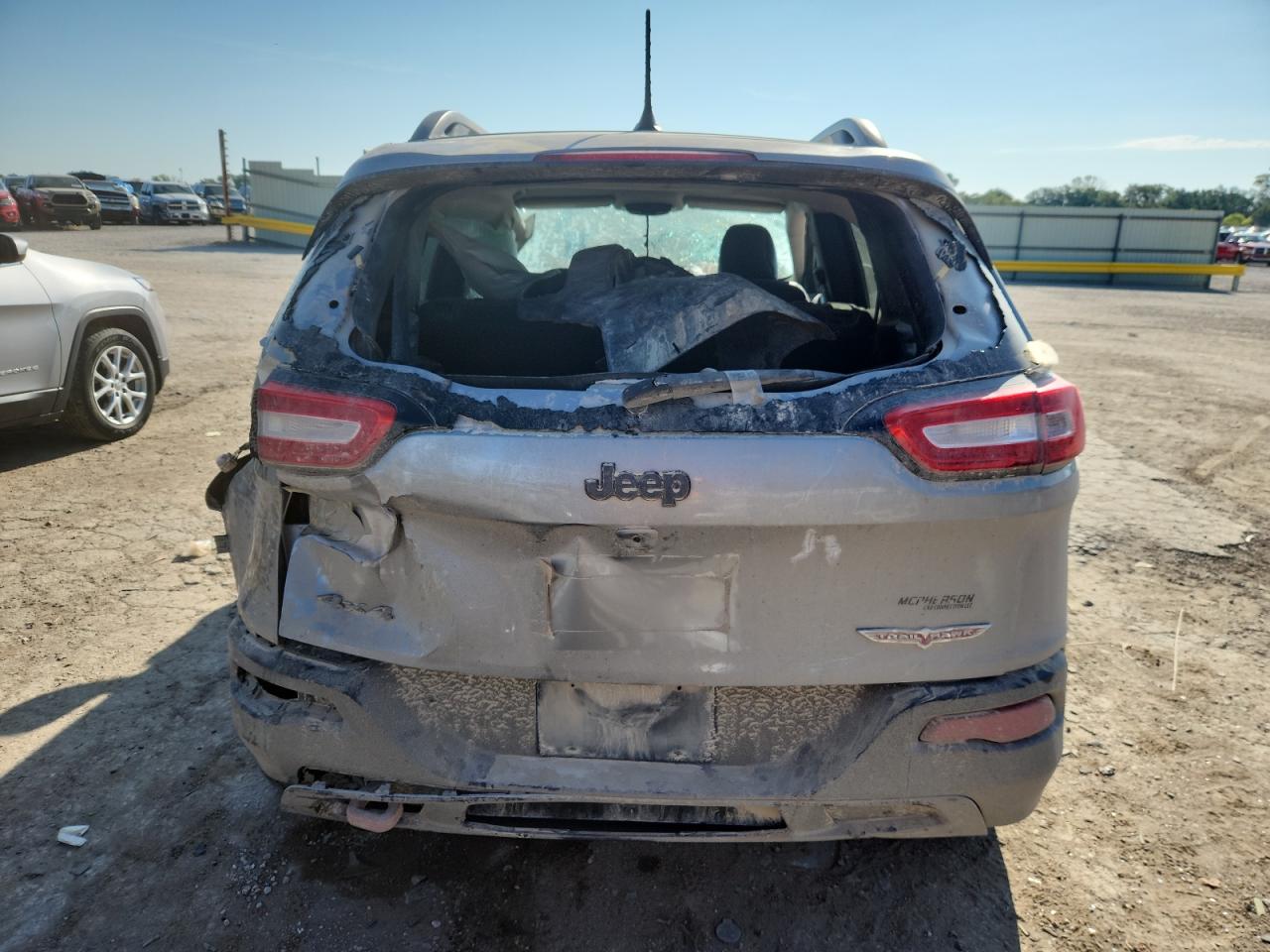 2015 Jeep Cherokee Trailhawk VIN: 1C4PJMBBXFW773100 Lot: 80667605