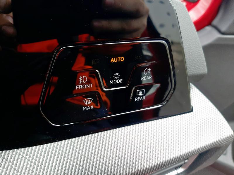 2024 VOLKSWAGEN GOLF GTI TSI S-A 