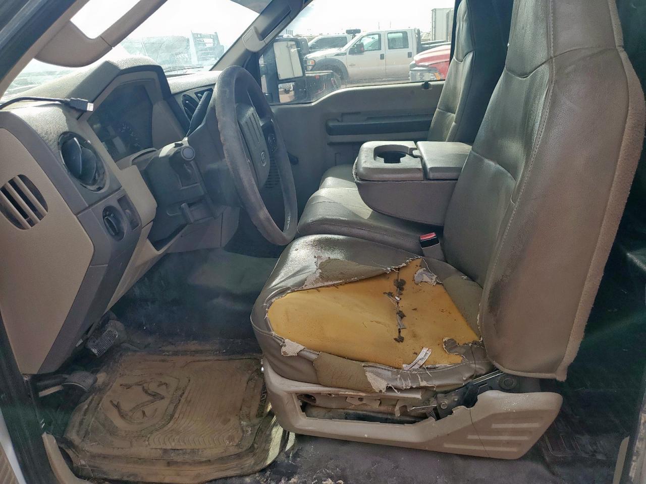 2008 Ford F350 Super - Flat Bed Truck VIN: 1FDWX36R38ED87652 Lot: 81225535