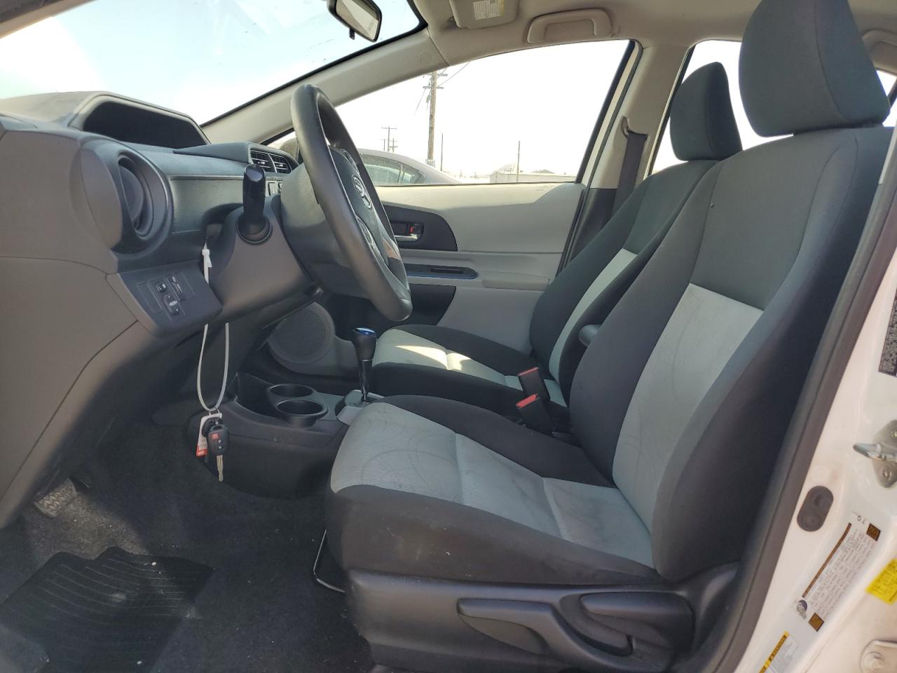 2013 Toyota Prius C VIN: JTDKDTB34D1038854 Lot: 71742395