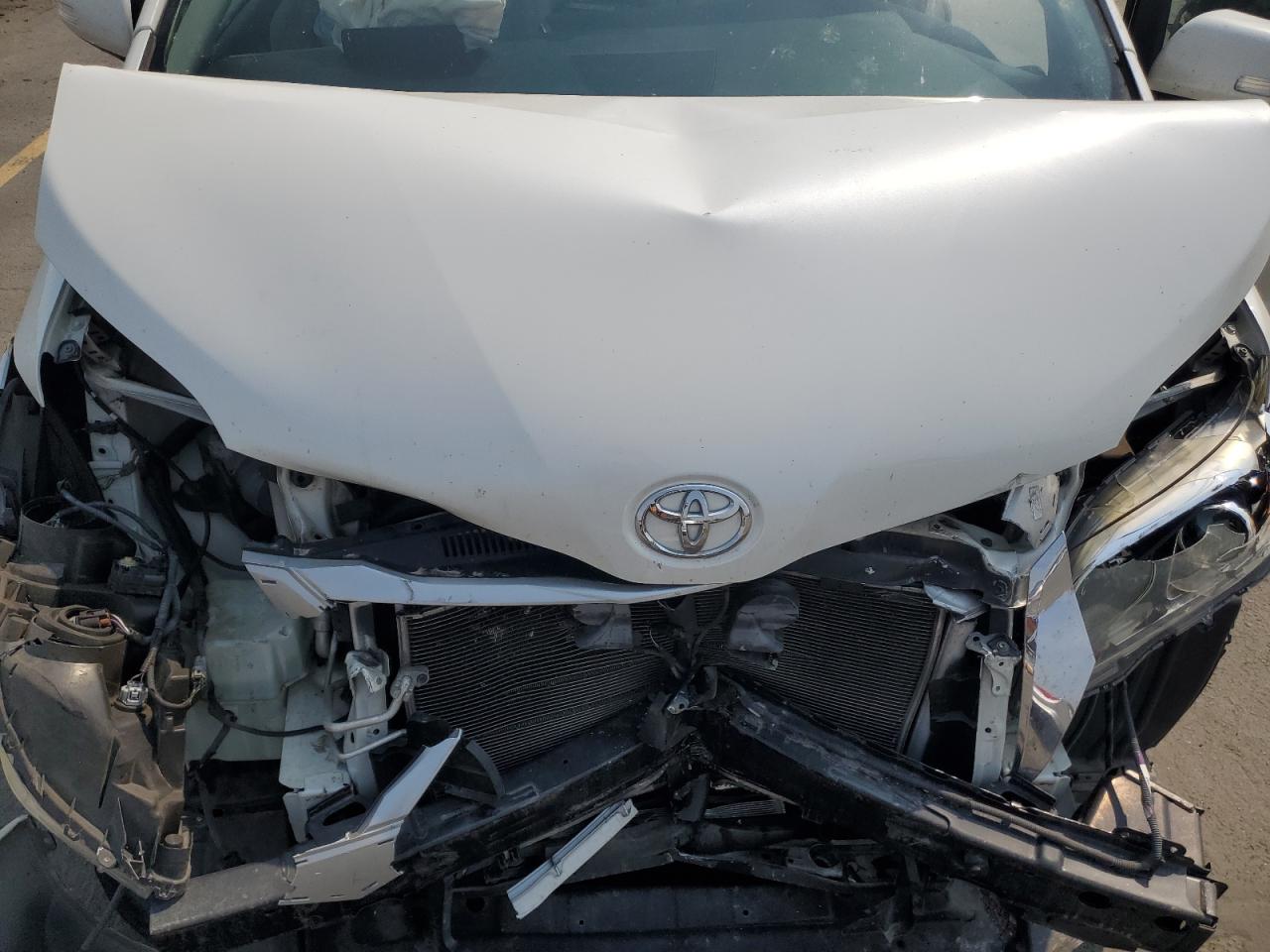 2015 Toyota Sienna Xle VIN: 5TDYK3DC1FS656989 Lot: 71123885
