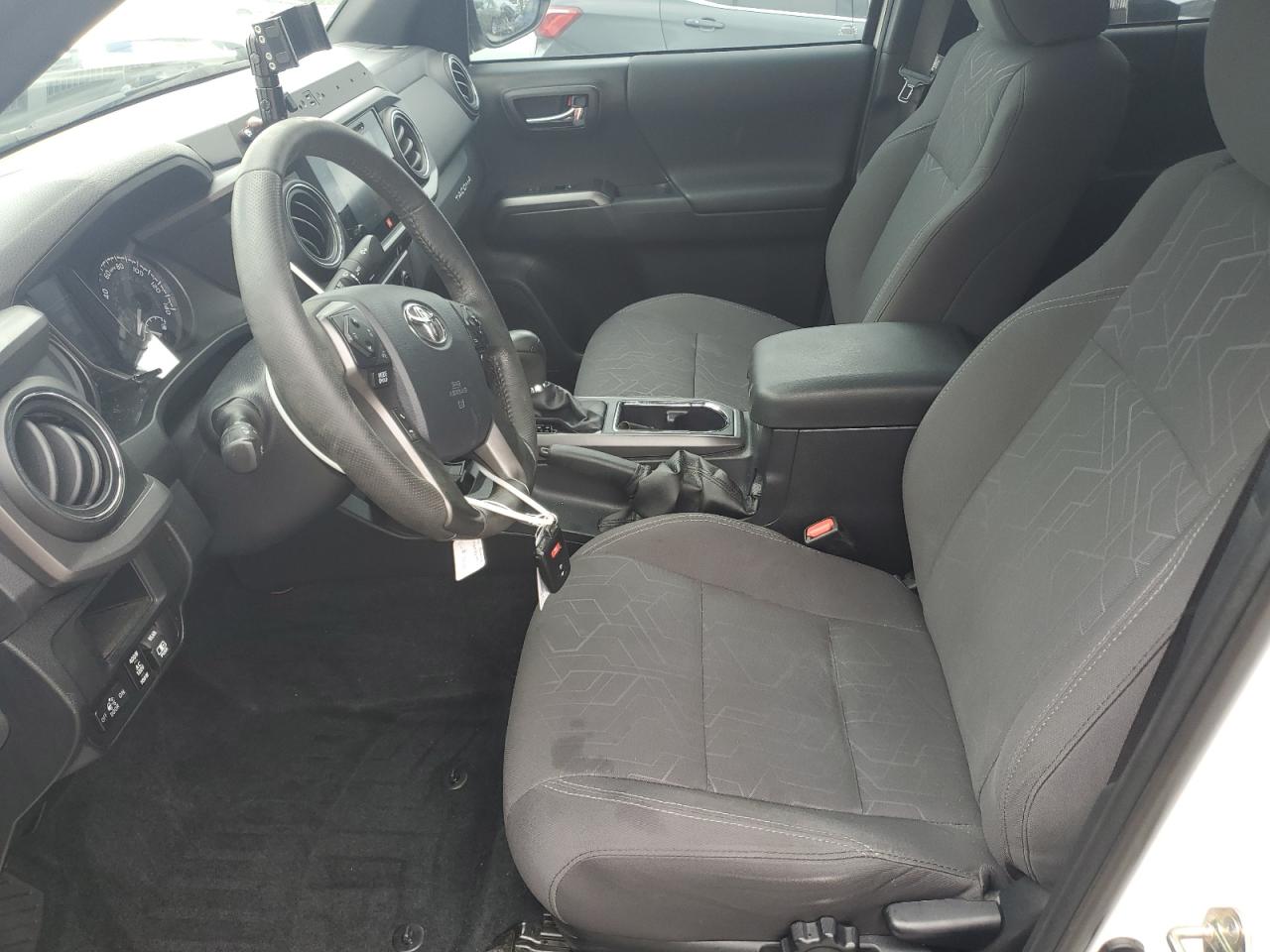 2017 Toyota Tacoma Double Cab VIN: 3TMCZ5AN4HM083838 Lot: 82067895