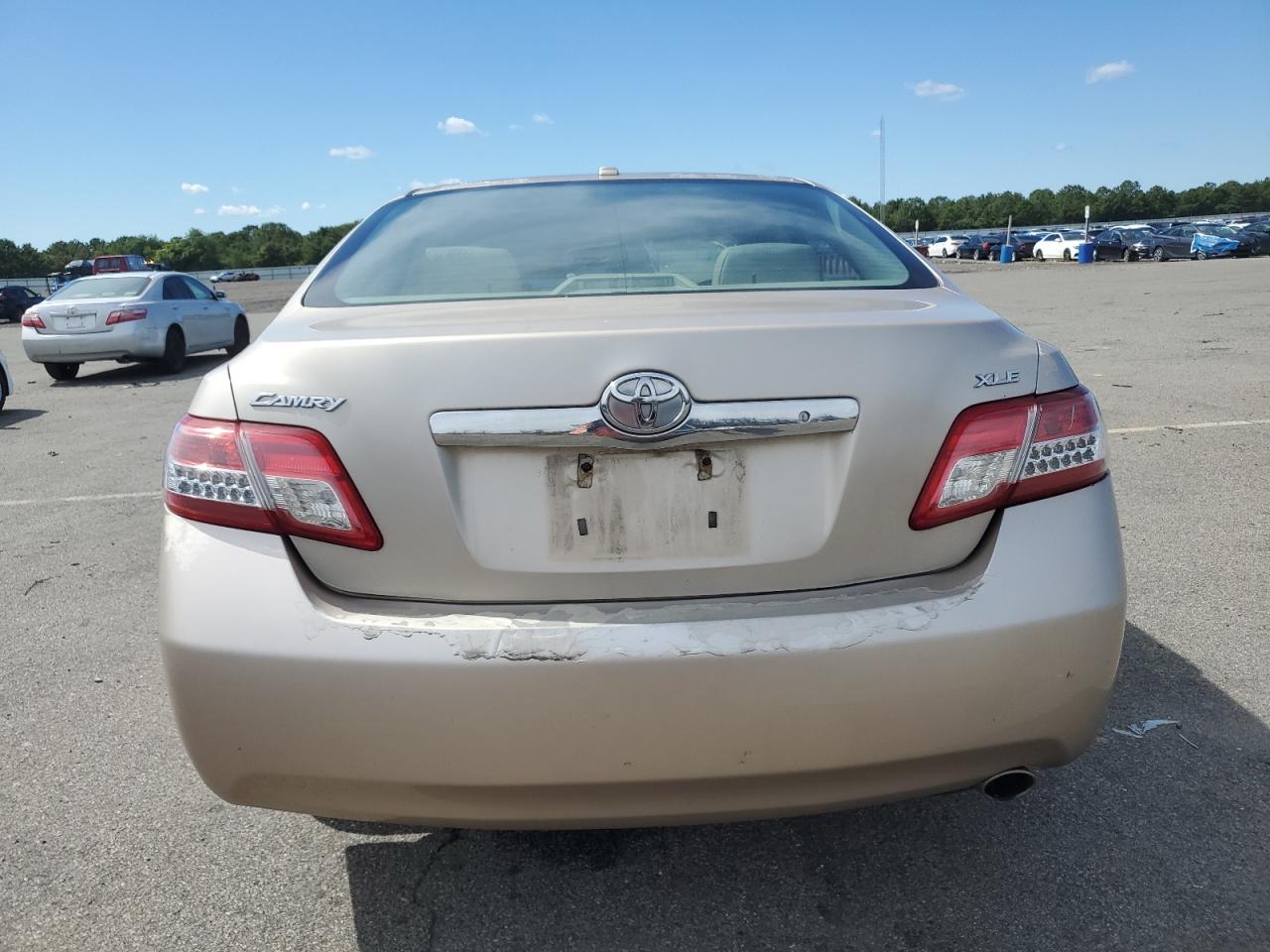 2010 Toyota Camry Base VIN: 4T1BF3EK5AU511258 Lot: 71801655