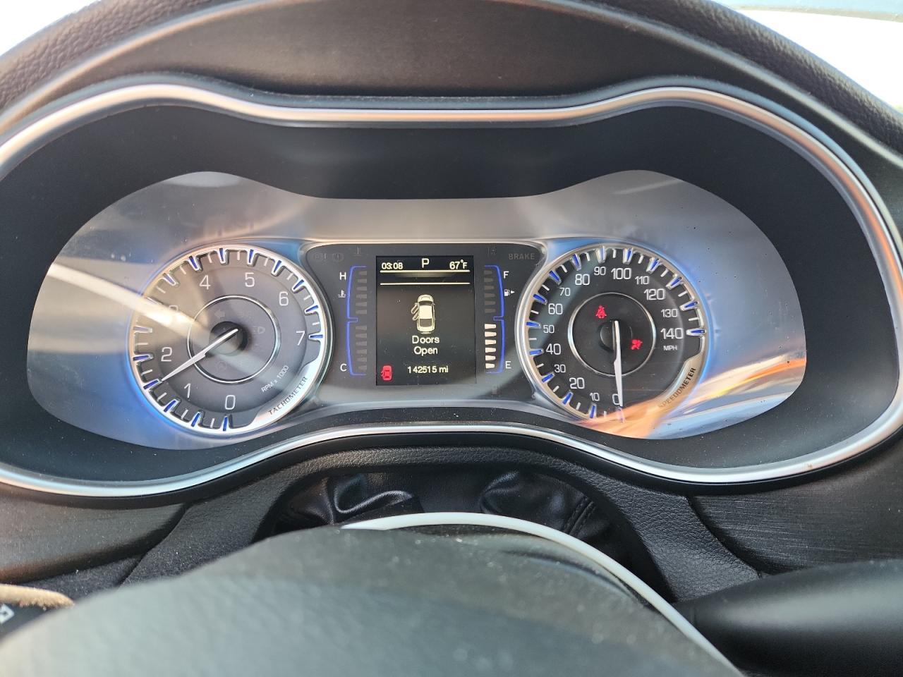 2015 Chrysler 200 Limited VIN: 1C3CCCAB7FN570728 Lot: 84023685