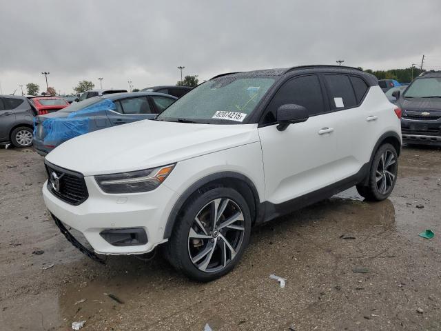  VOLVO XC40 2019 Белы