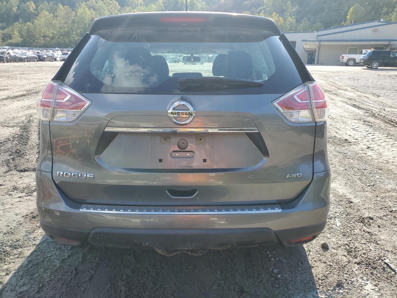 2015 Nissan Rogue S VIN: KNMAT2MV2FP521993 Lot: 81551605