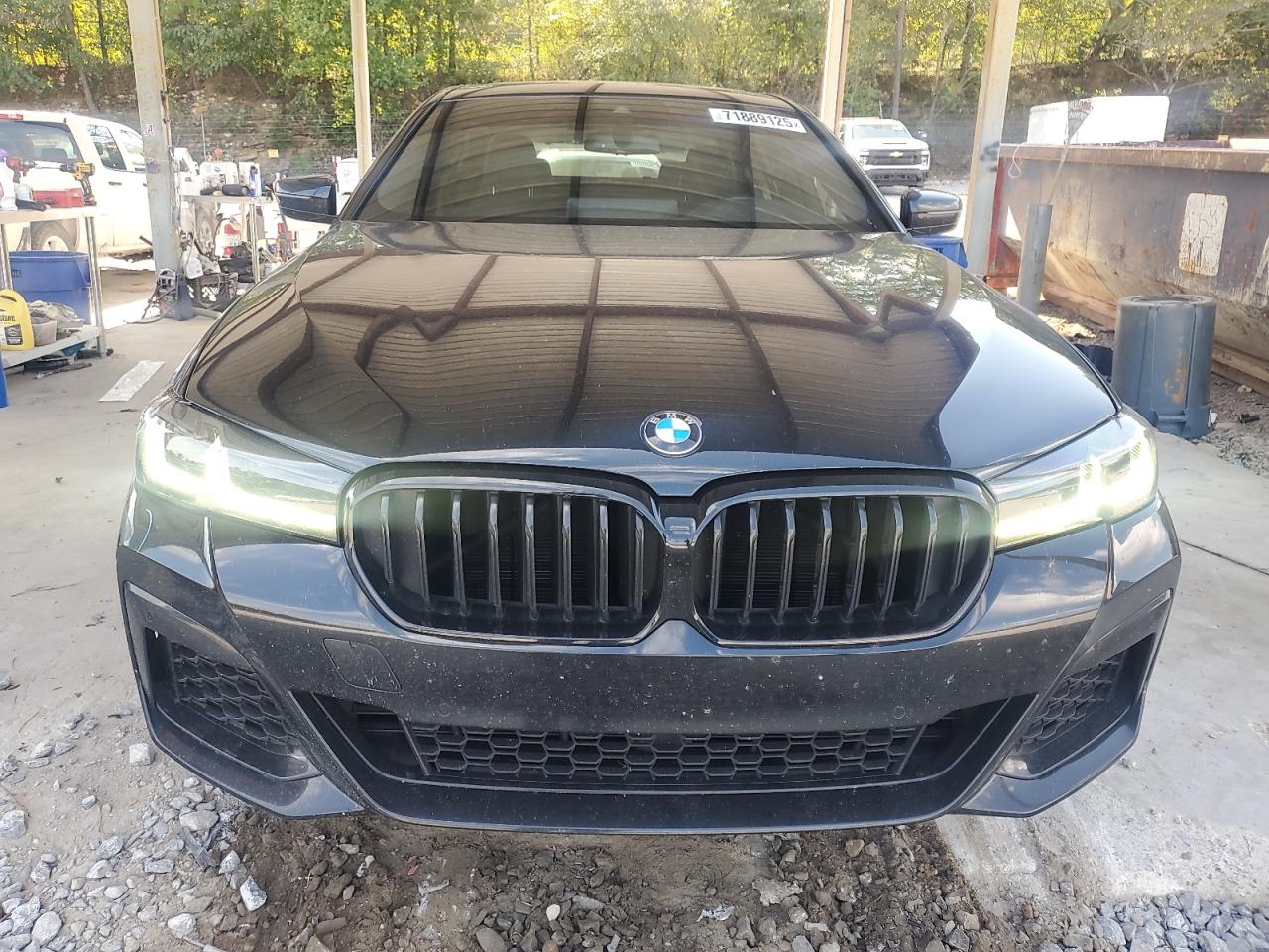 Фото: WBA53BH00NCJ43210