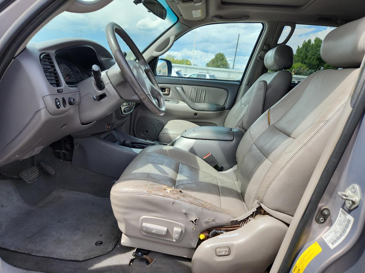 2001 Toyota Sequoia Limited VIN: 5TDBT48A41S001879 Lot: 71887125