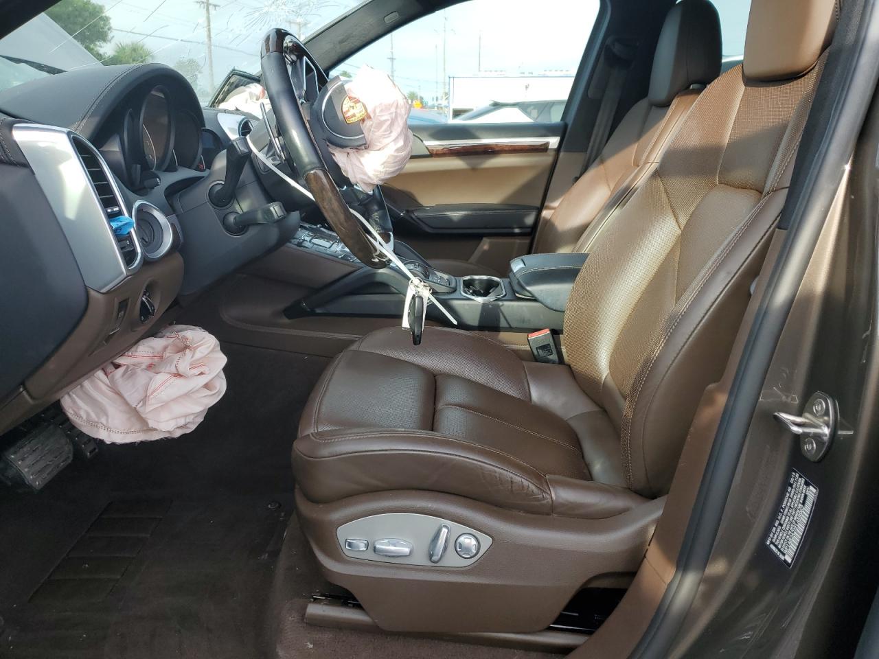 2015 Porsche Cayenne S VIN: WP1AB2A2XFLA59962 Lot: 81690475