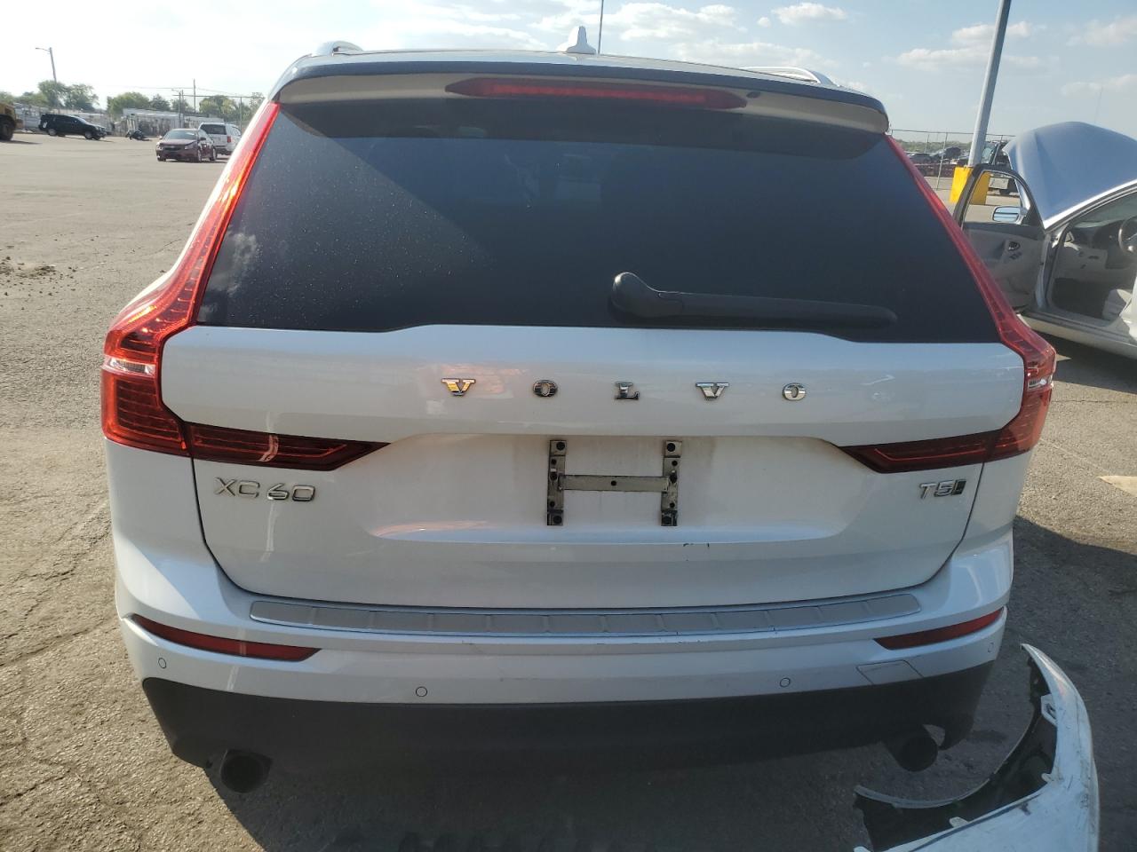 2018 Volvo Xc60 T5 VIN: LYV102RK3JB117824 Lot: 83804545