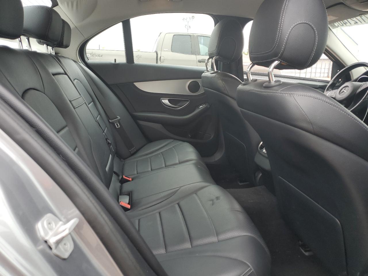 2015 Mercedes-Benz C 300 VIN: 55SWF4JB5FU058064 Lot: 71721405