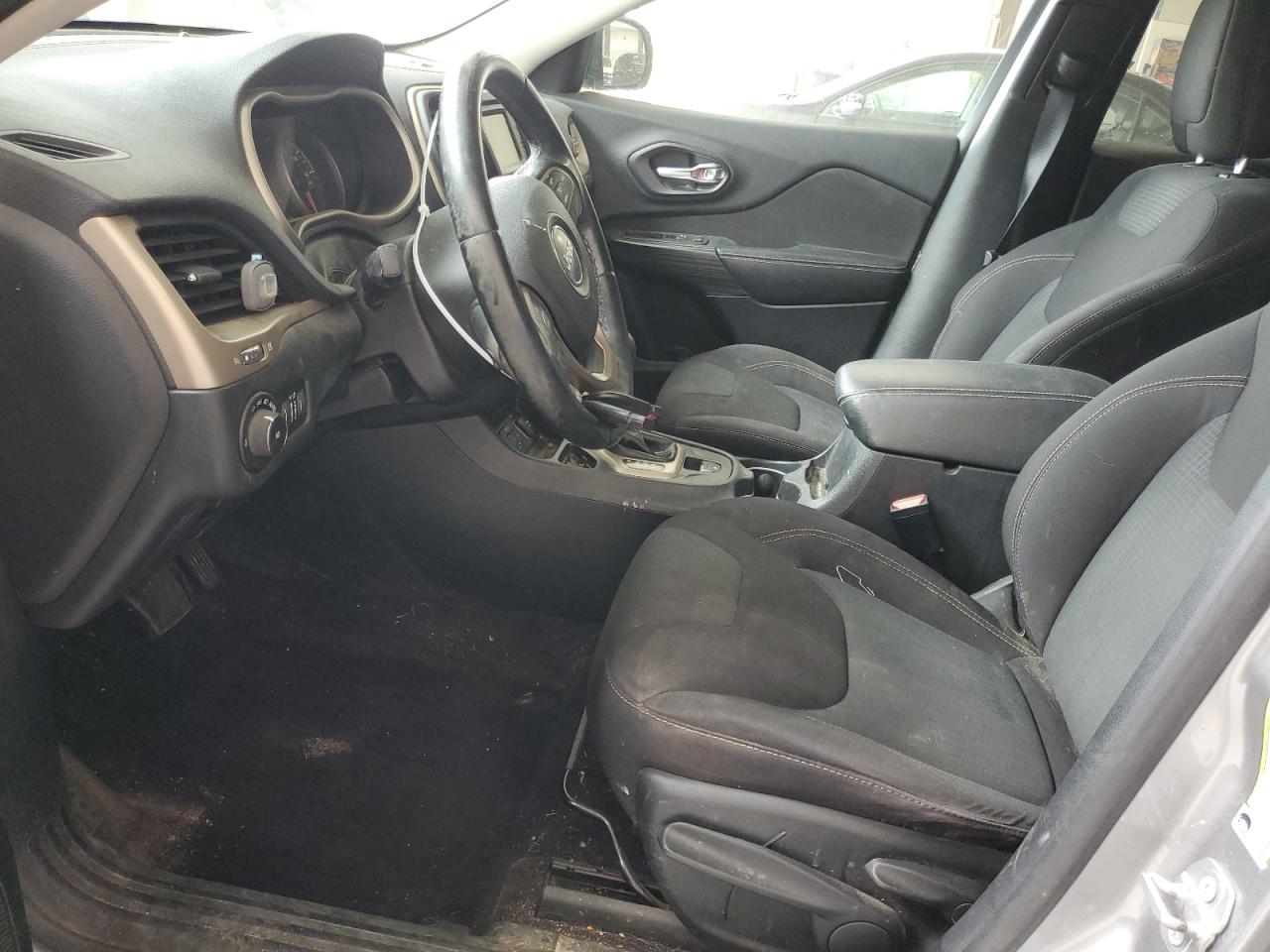 2016 Jeep Cherokee Latitude VIN: 1C4PJLCB4GW291961 Lot: 83844375