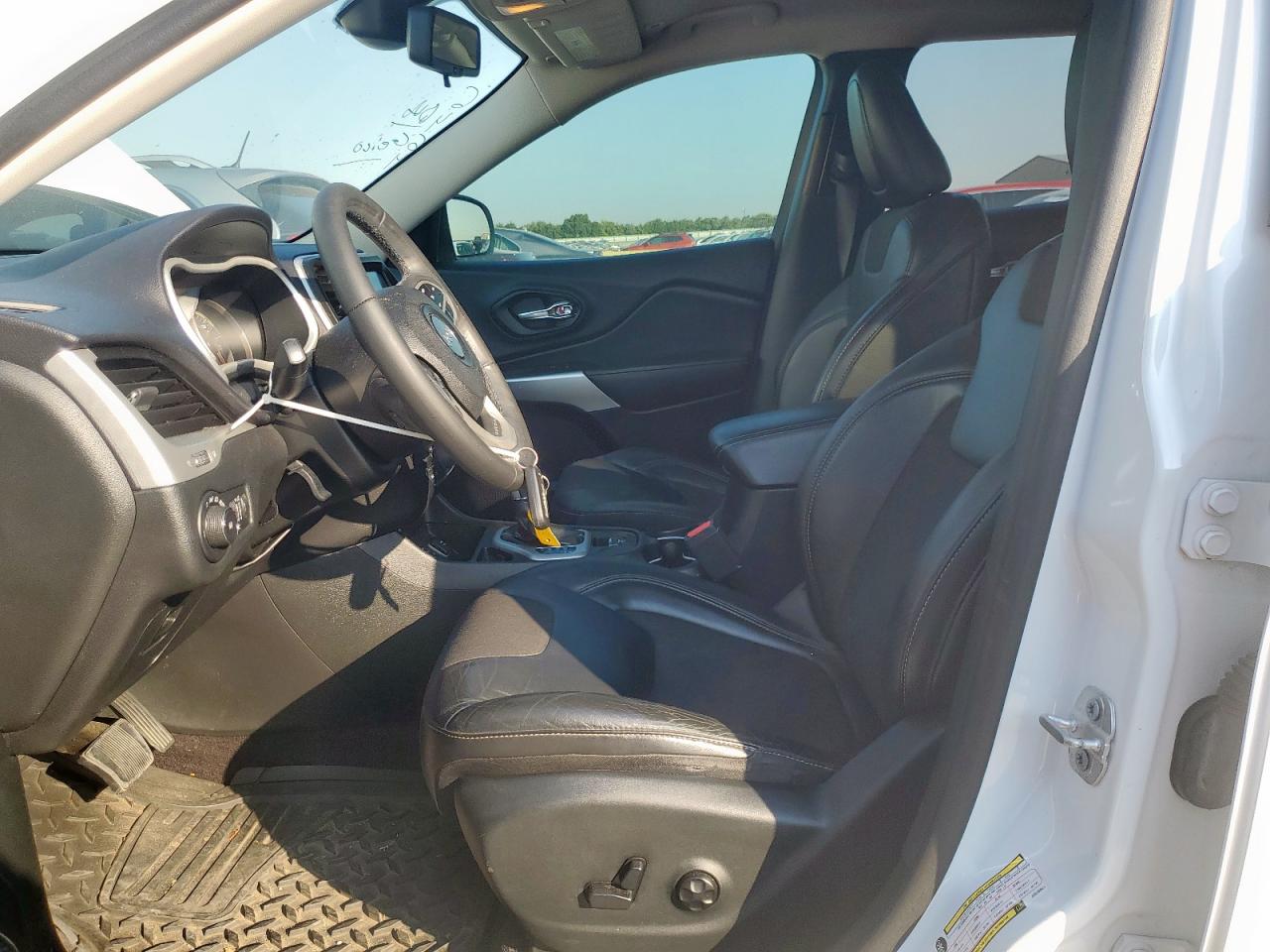 2018 Jeep Cherokee Latitude Plus VIN: 1C4PJLLB0JD538041 Lot: 81046385